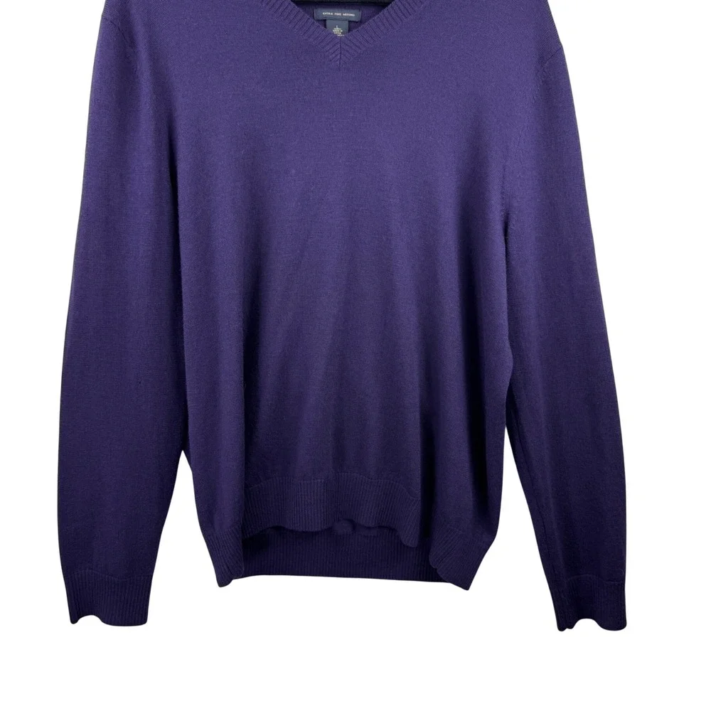 Banana Republic V-Neck Sweater Mens Large‎ Purple Extra Fine Merino Wool Knit